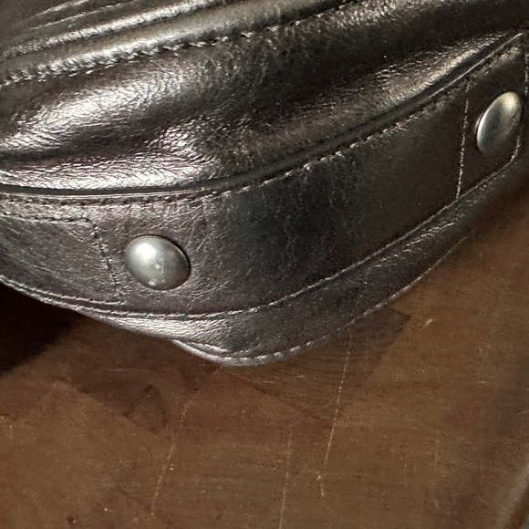 Vintage Coach Zoe shoulder or crossbody bag
Gray/Silver Leather - Picture 5 of 13